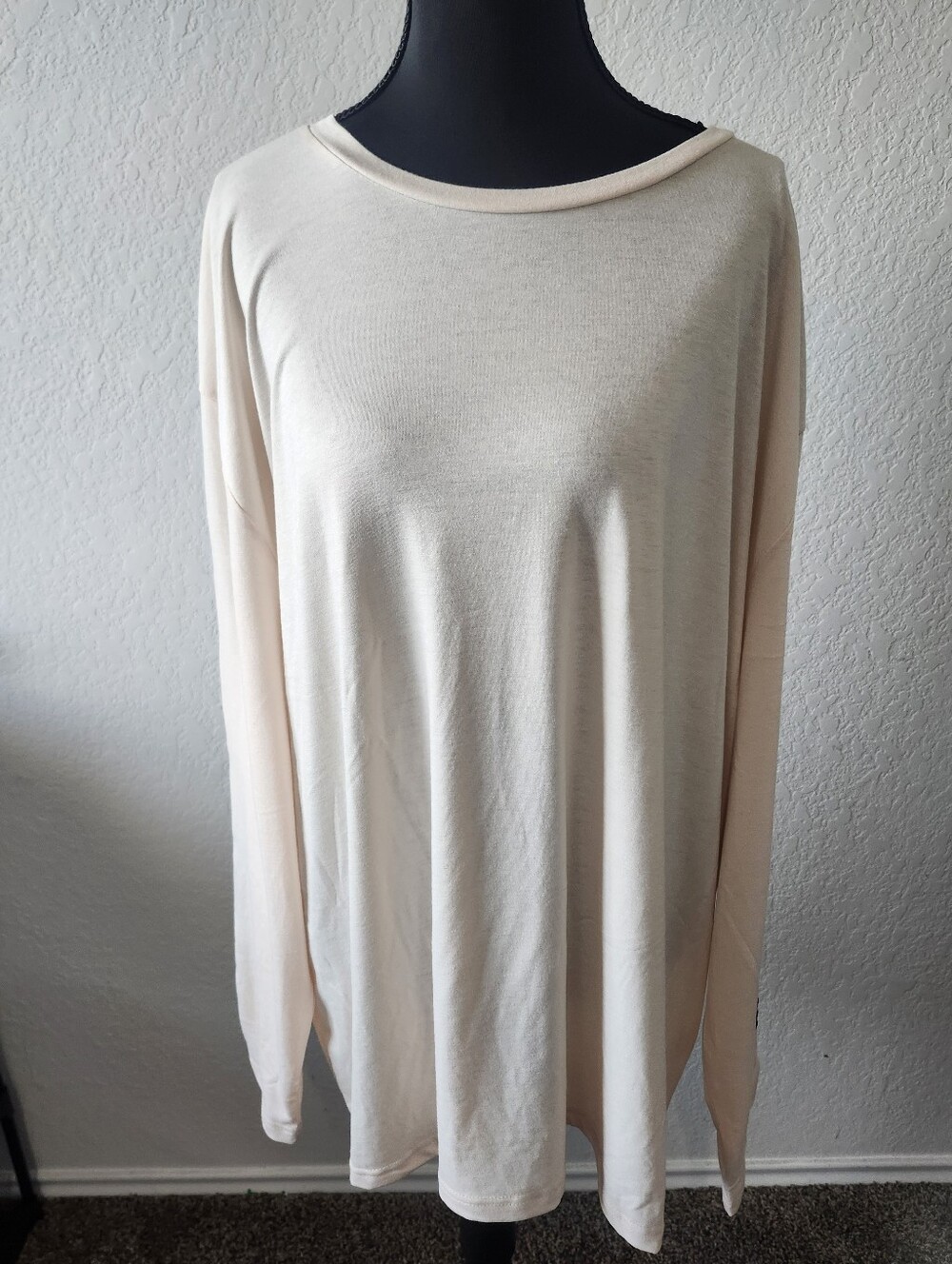 2 Fly Co Size 3X Off-white Long Sleeve T-shirt With Decorations On The Arms